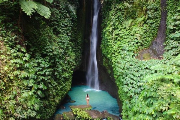 exp_144_main_image The Secret Waterfall Tour - Image 1